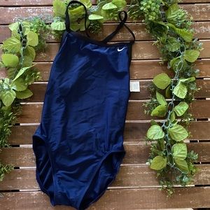 NIKE | SWIMSUIT ONE PIACE SIZE 6